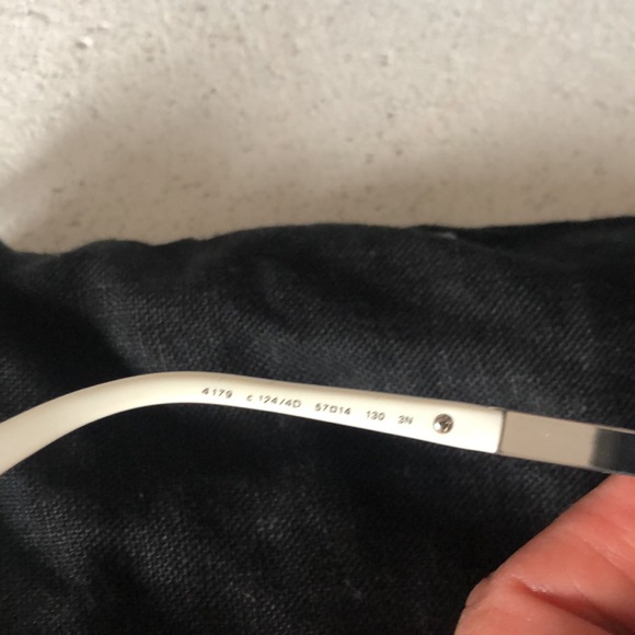 Chanel sunglasses - Picture 5 of 11